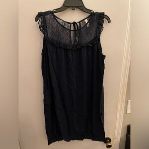 Blue, sleeveless lace dress